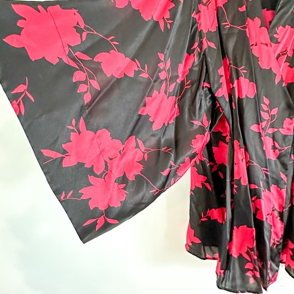 Y2K La Vie En Rose Silk Robe | Vintage Red and Black Silk Dressing Robe| size: M - Picture 5 of 7